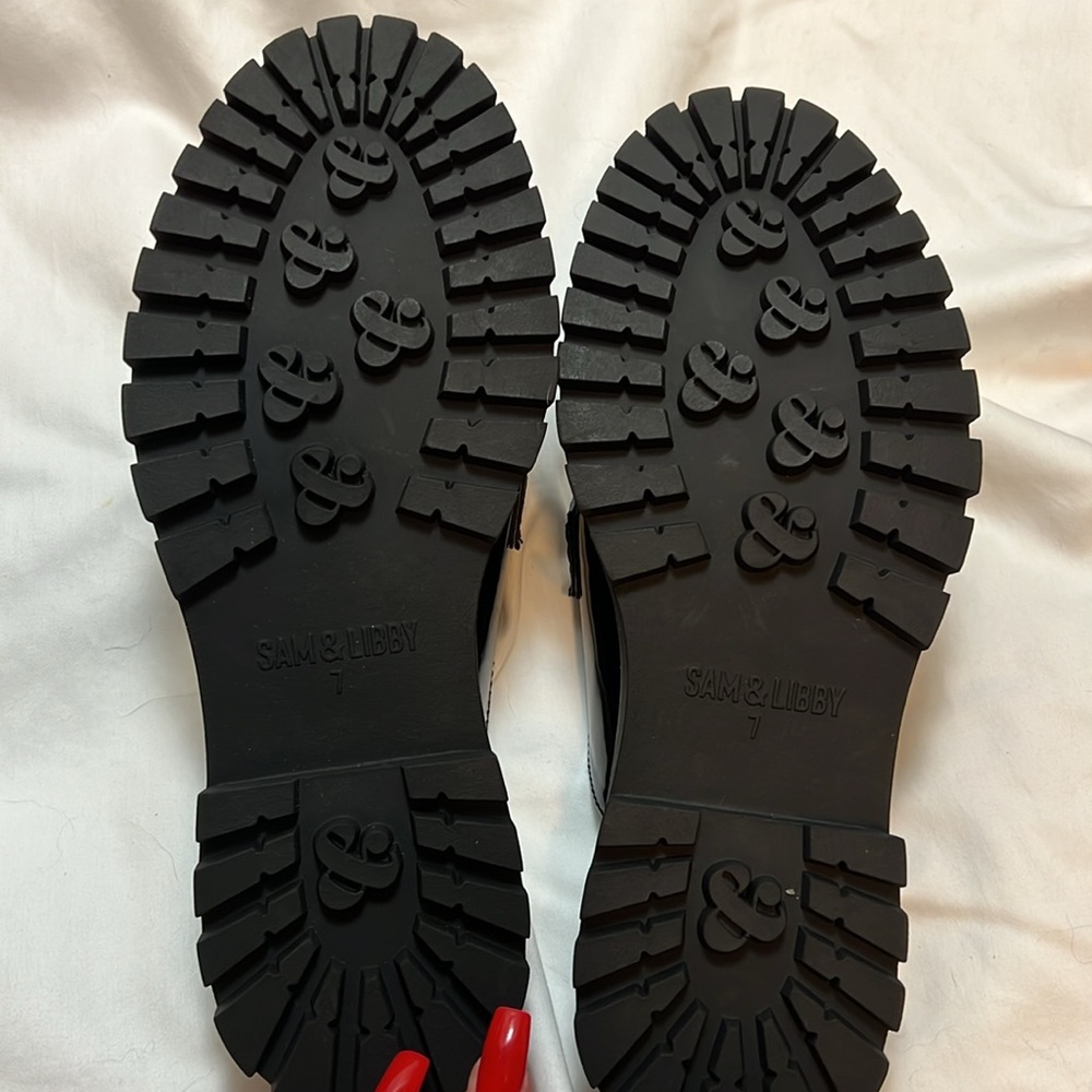 Sam & Libby Lug Sole Slip on Mule - Picture 5 of 6